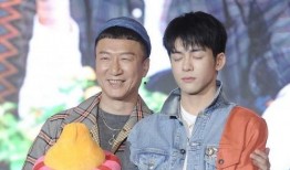 娱乐圈八卦最新爆料图片,神秘恋情曝光，当红明星竟与素人牵手？